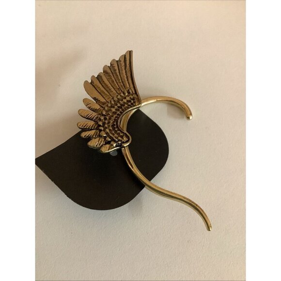 Claire’s Gold Color Ear Cuff New - Picture 2 of 2